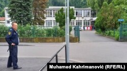 Škola u Lukavcu u kojoj je maloljetnik upucao nastavnika, 14. juni 2023. 