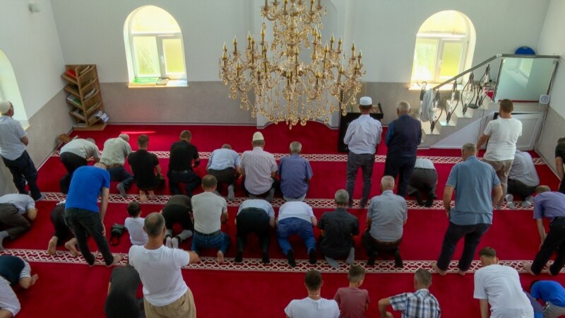 Dy xhami në Viti jashtë kontrollit të BIK-ut