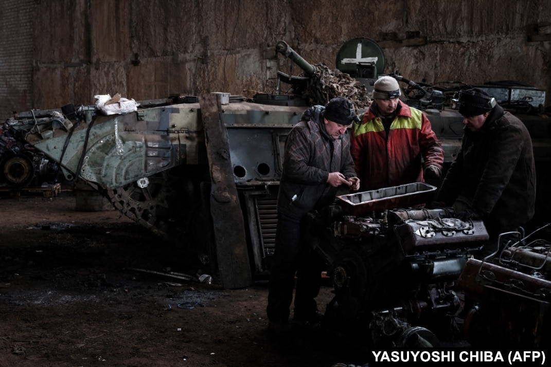 Ukrainian Mechanics Refurbish Captured Russian Tanks To Battle