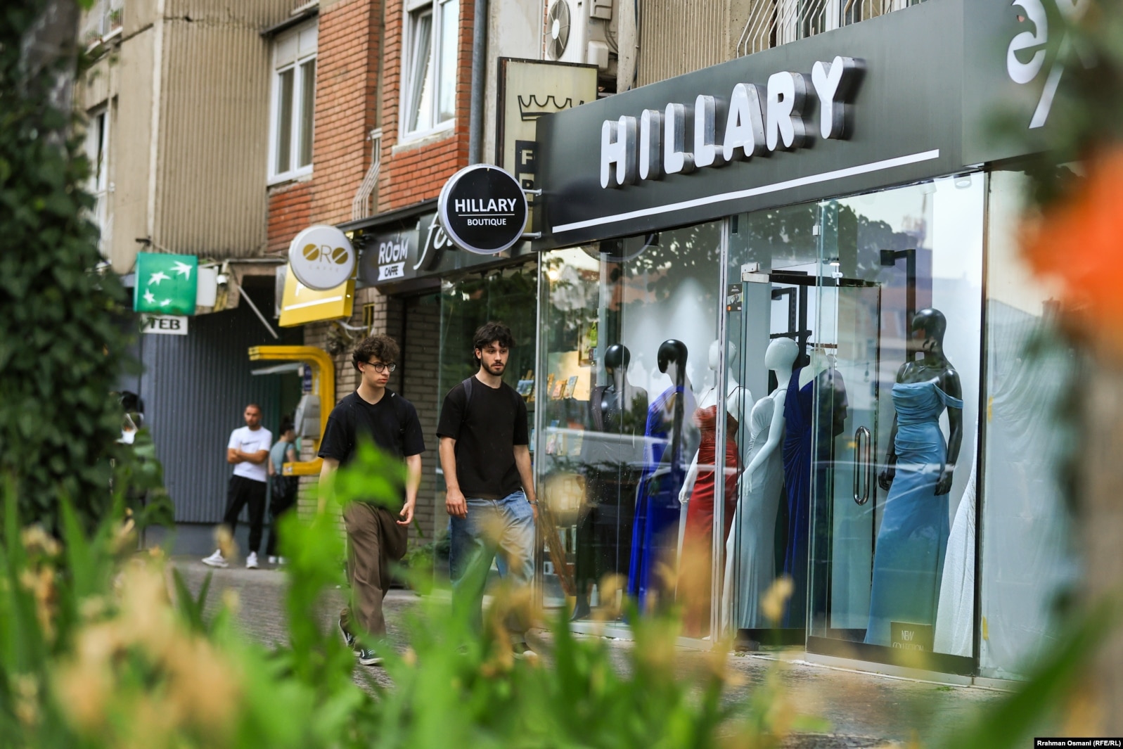 Dyqani i rrobave "Hillary" në Prishtinë, Kosovë.
