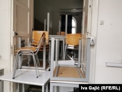 Studenti blokirali ulaze u učionice.