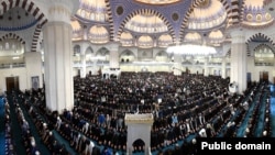 Борбордук мечиттеги Орозо Айт намазы. Бишкек. 2025-жыл.