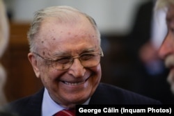 Candidatura fostului președinte Ion Iliescu a fost contestată în 1992 pe baza Mineriadei din 1991, dar a fost respinsă.