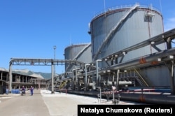Новороссийский мазутный терминал (НМТ) в черноморском порту Новороссийск, Россия, 30 мая 2018 года