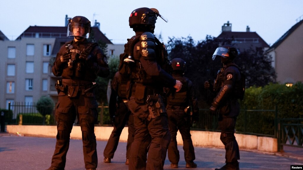 Полиция во Франции. Иллюстративное фото