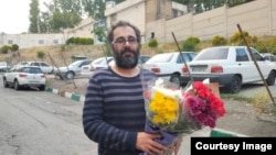 Mohammad Habibi, mësues dhe aktivist sindikalist, i fotografuar pas lirimit nga burgu Evin i Teheranit në vitin 2023.