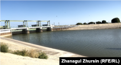 A hydroelectric complex on the Syr Darya River