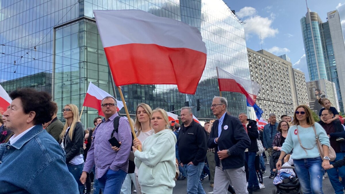 Польська опозиція скликала у Варшаві «Марш мільйонів сердець» за два тижні до виборів (фото)