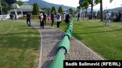 Tabuti sa nekompletnim tijelima žrtava srebreničkog genocida biće sahranjeni tokom dana u Memorijalnom centru Potočari.