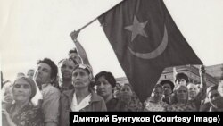 Халык Суверенитет турындагы декларация игълан ителүен көтә