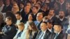 شاهزاده رضا پهلوی در موزه «ید و شم» در روز دوشنبه؛‌ ردیف عقب، چپ، لیندزی گراهام، سناتور جمهوری‌خواه آمریکا 