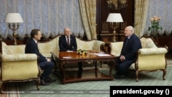 Сяргей Нарышкін, Іван Тэртэль і Аляксандар Лукашэнка. Ілюстрацыйны здымак.