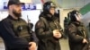 Мигранты рассказывают о провокациях российских пограничников с их телефонами при въезде в РФ.