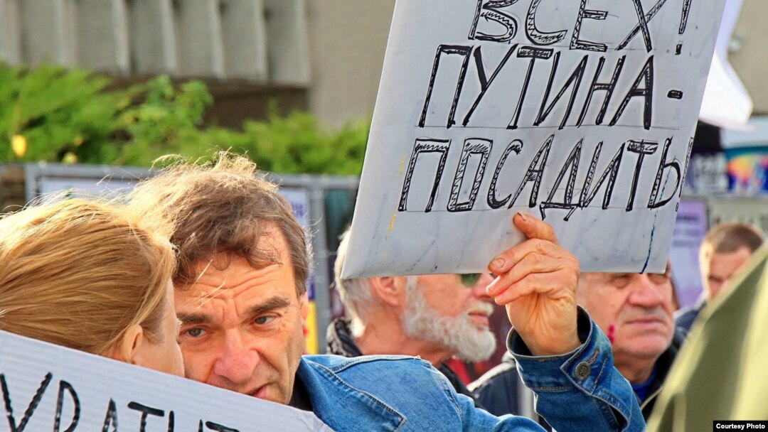 Igor Baryshnikov has been diagnosed with cancer and urgently needs surgery, his lawyer says. (file photo)