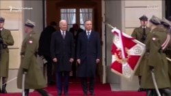 Бајден во Варшава на средба со полскиот претседател Дуда