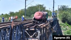 Un tren de marfă a deraiat, în august 2018, la intrarea pe viaductul de cale ferată de la Cârcea. Terasamentul fusese demontat pentru lucrări de reabilitare. Șase vagoane au căzut în gol peste 10 metri și, în cădere, au rupt o bucată din viaduct.