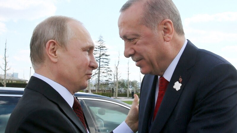 Putin Erdoğannıñ zahire añlaşması ile bağlı muzakereler keçirmege tekliflerini körmemezlikke ura