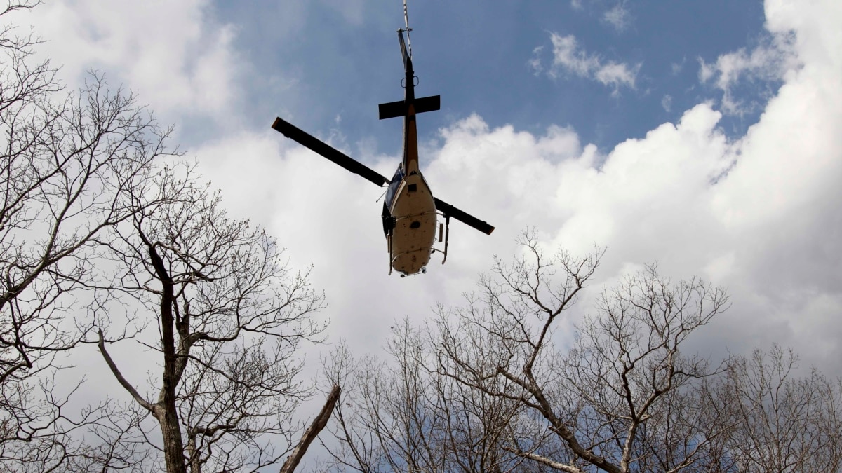 Загубен е сигнал с хеликоптер от гражданската авиация, пръскал срещу