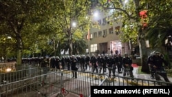 Jake policijske snage su obezbjeđivale Skupštinu Crne Gore, Podgorica, 30. oktobra 2023.