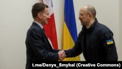 Денис Шмигаль заявив, що подякував Джеремі Ганту за підтримку Лондона, в тому числі фінансову допомогу та роботу в напрямку конфіскації російських активів