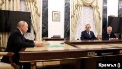  Кремъл популяризира фотография на срещата на Владимир Путин с Юнус-Бек Евкуров и Андрей Трошев (вдясно) 
