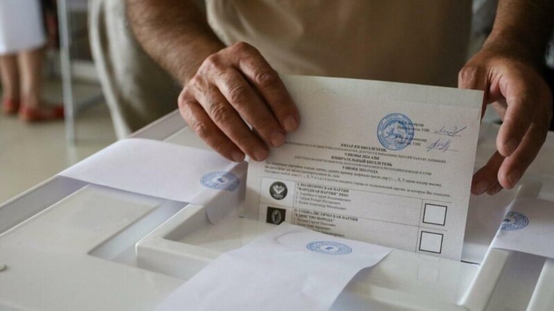 Избирательные участки в Южной Осетии и за ее пределами закрылись, выборы завершились