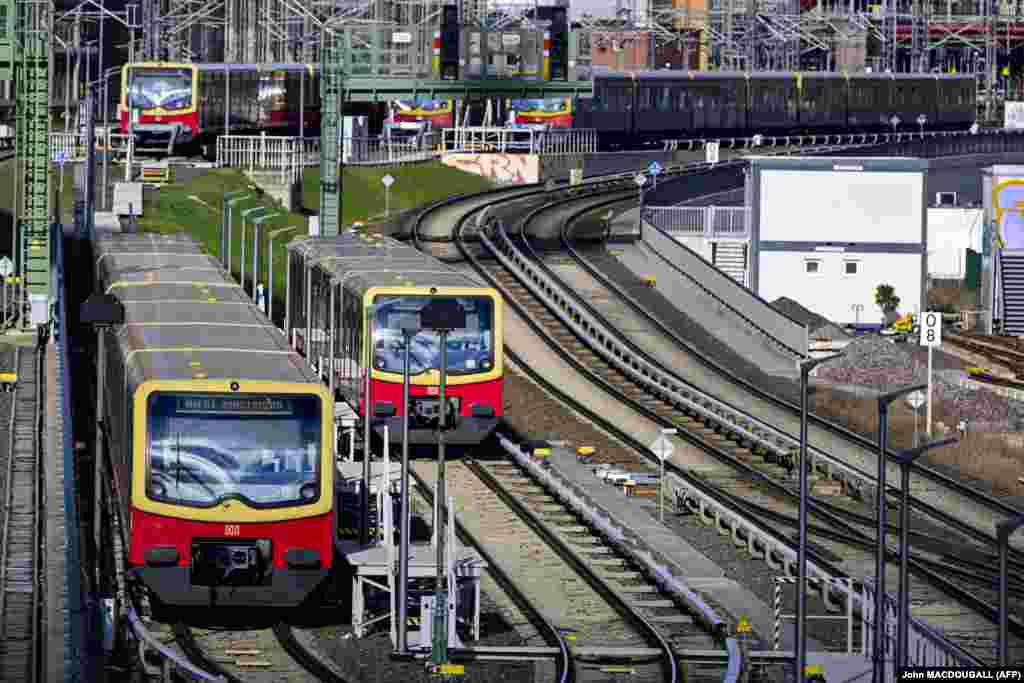 Transporti publik në Gjermani më 27 mars u paralizua pothuajse krejtësisht pasi dy sindikatat më të mëdha të punëtorëve hyn në grevë 24-orëshe. Fotografia është realizuar në Idle, në lindje të Berlinit më 27 mars, në transporti hekurudhor ka hyrë në grevë.&nbsp;