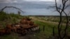 Згорілий російський танк поблизу Богородичного на Донеччині, 17 квітня 2024 року