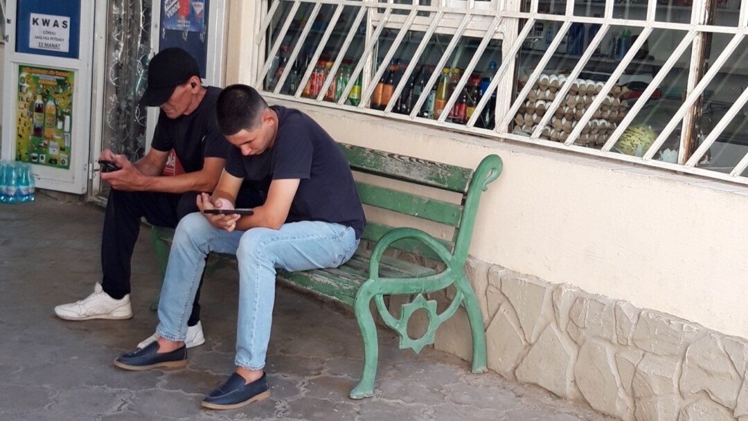 Интернеттегі әйелдер дәретханасы туралы бейне