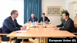 Predsednik Srbije Aleksandar Vučić i premijer Kosova Aljbin Kurti na sastanku u Briselu uz posredovanje evropskih zvaničnika, 14 septembar 2023.