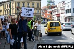 Na protestima u Sarajevu upozoreno je na dikriminaciju oboljele djece u Federaciji BiH, 22. juna 2023.