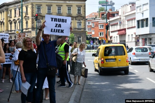 Na protestima u Sarajevu upozoreno je na dikriminaciju oboljele djece u Federaciji BiH, 22. juna 2023.