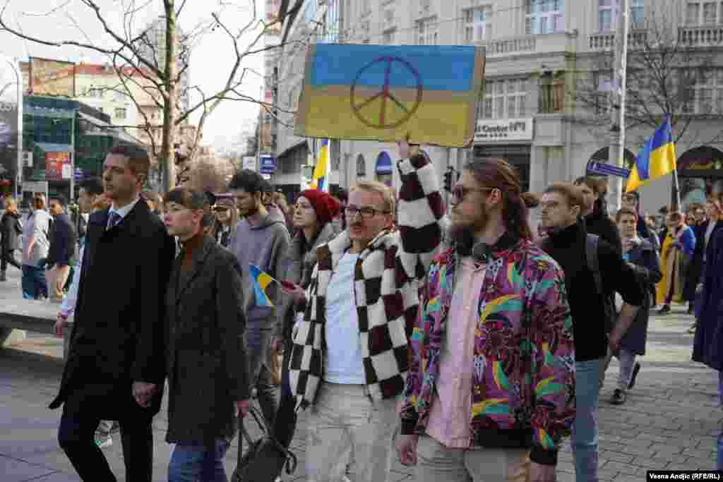 Beogradom je 24. februara na antiratnom protestu prošetalo više od hiljadu ljudi.