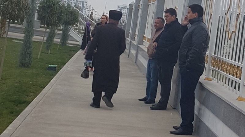 Türkmen häkimiýetleri ilatyň "Eýran baradaky pikir alyşmalaryny çäklendirmäge synanyşýar"