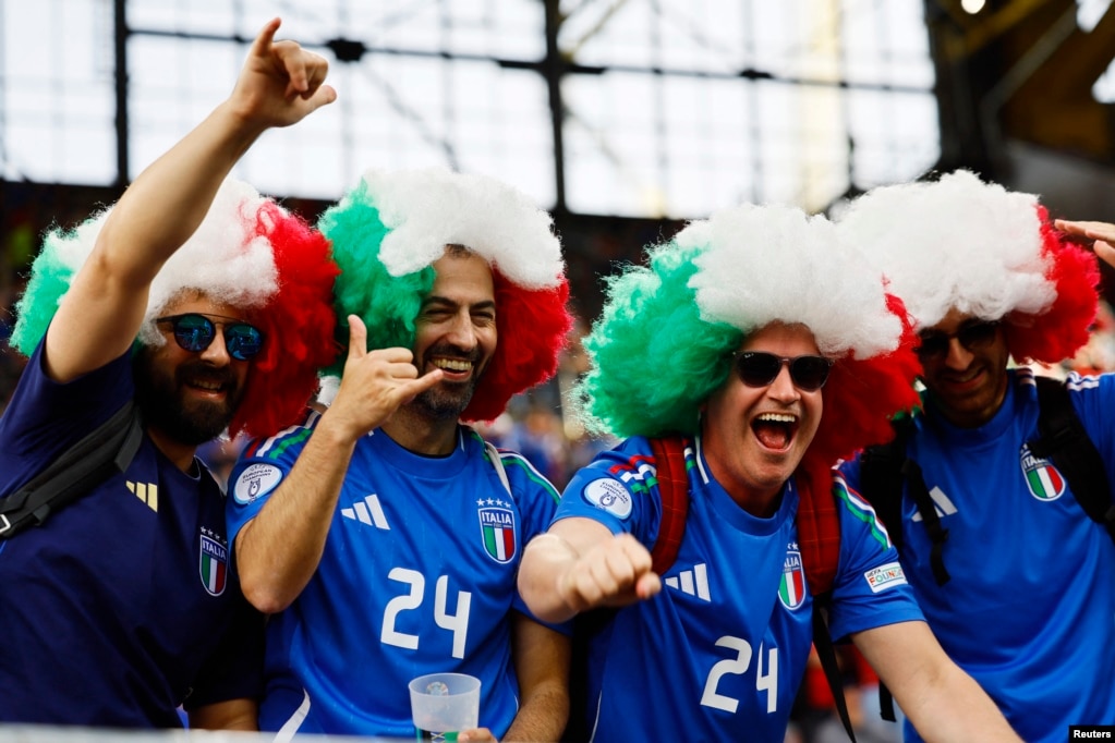 Tifozët italianë patën arsye për t&#39;u gëzuar, pas fitores 2:1 të Italisë ndaj Shqipërisë.