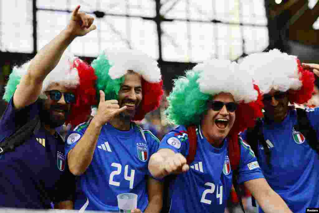 Италијанските навивачи имаа причини за радост во победата на Италија над Албанија со 2:1