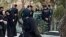 عکسی که پدر مهرشاد شهیدی‌نژاد از حضور پرتعداد نیروهای حکومتی بر مزار فرزندش در مراسم سالگرد او منتشر کرده است.