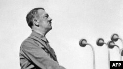 Njemački nacistički kancelar Adolf Hitler drži govor 1937. na nepoznatom mjestu.