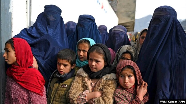 ارشیف: په افغانستان کې یو شمېر بې وزله کورنۍ