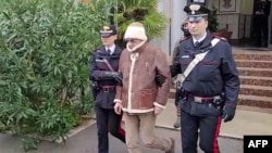  Кадър от видео, публикувано от полицията при ареста на Матео Денаро 