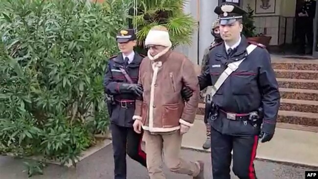 Кадър от видео, разпространено от полицията при ареста на Матео Денаро