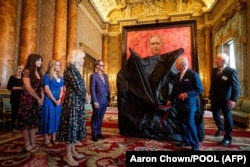 Zvanično predstavljanje monarhovog portreta u Bakingemskoj palati u Londonu 14. maja 2024.