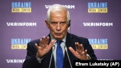 Євросоюз розробив план, який дозволить вилучити «надзвичайні доходи» від «заморожених» активів Росії та витратити їх на потреби України, каже Жозеп Боррель