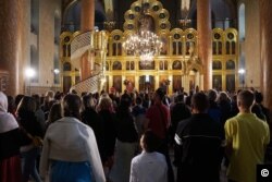 Služenje vaskršnje liturgije u Sabornoj crkvi u Sarajevu