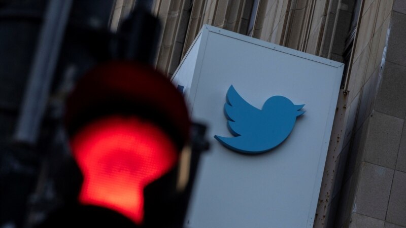 Твитер веќе нема да ги етикетира медиумите - соработници со државата