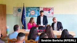 The new mayor of Leposavic, Lulzim Hetemi, takes the oath on May 26.