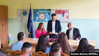 Kosovar Albanian Mayors Sworn In To Lead Serb Majority Areas In North