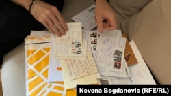 Gnjot je sačuvao pisma podrške koja je dobio od prijatelja, ali i nepoznatih ljudi, tokom sedmomesečnog boravka u zatvoru u Srbiji, 14. jun 2024.