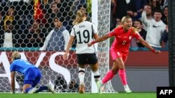  گوشه یی از رقابت های فوتبال زنان 