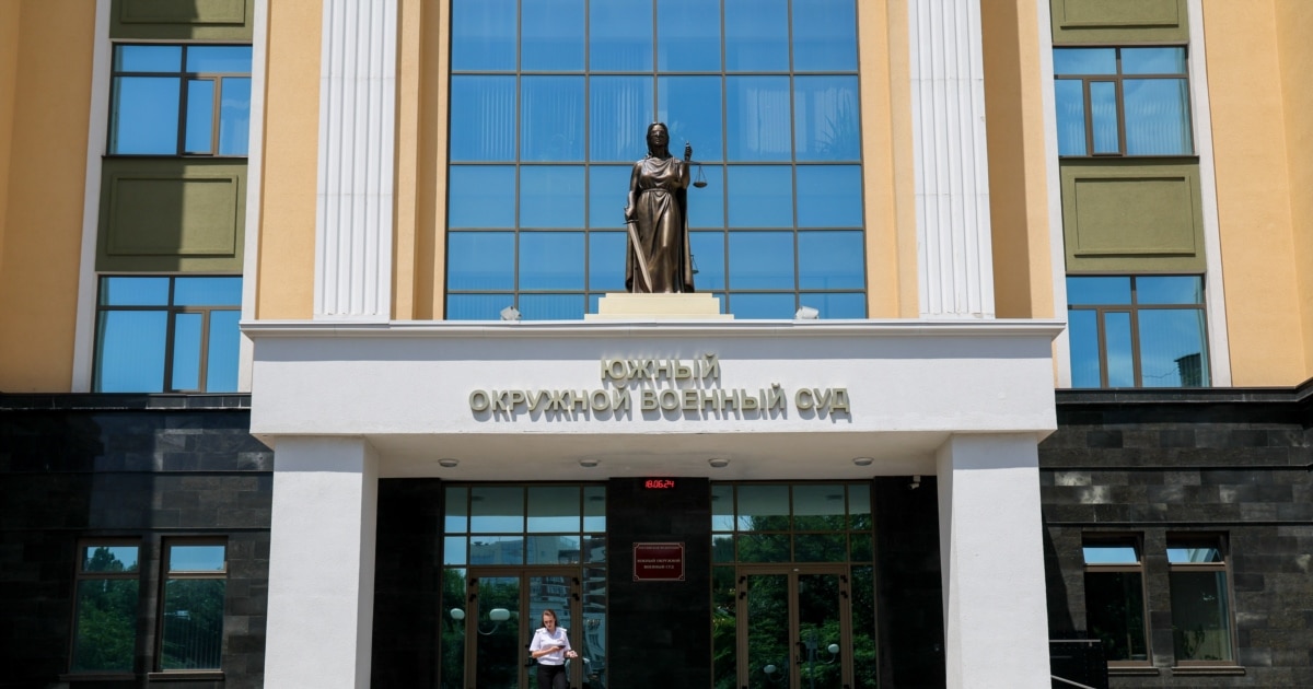 У Росії трьох українців з Мелітополя засуджено на тривалі терміни